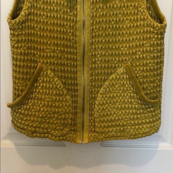 Mod-O-Doc celery colored women’s vest - Picture 3 of 6